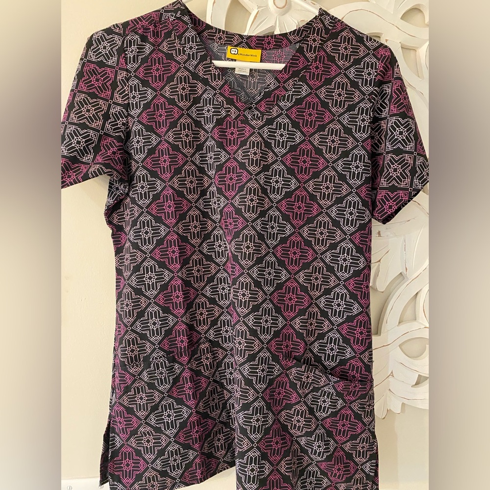 Wonder Wink Scrub Top
